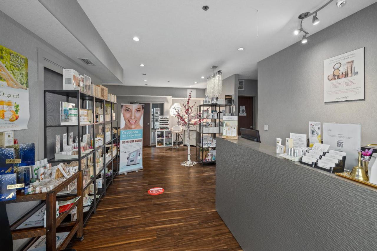 Home Inn & Suites Regina Airport Ngoại thất bức ảnh