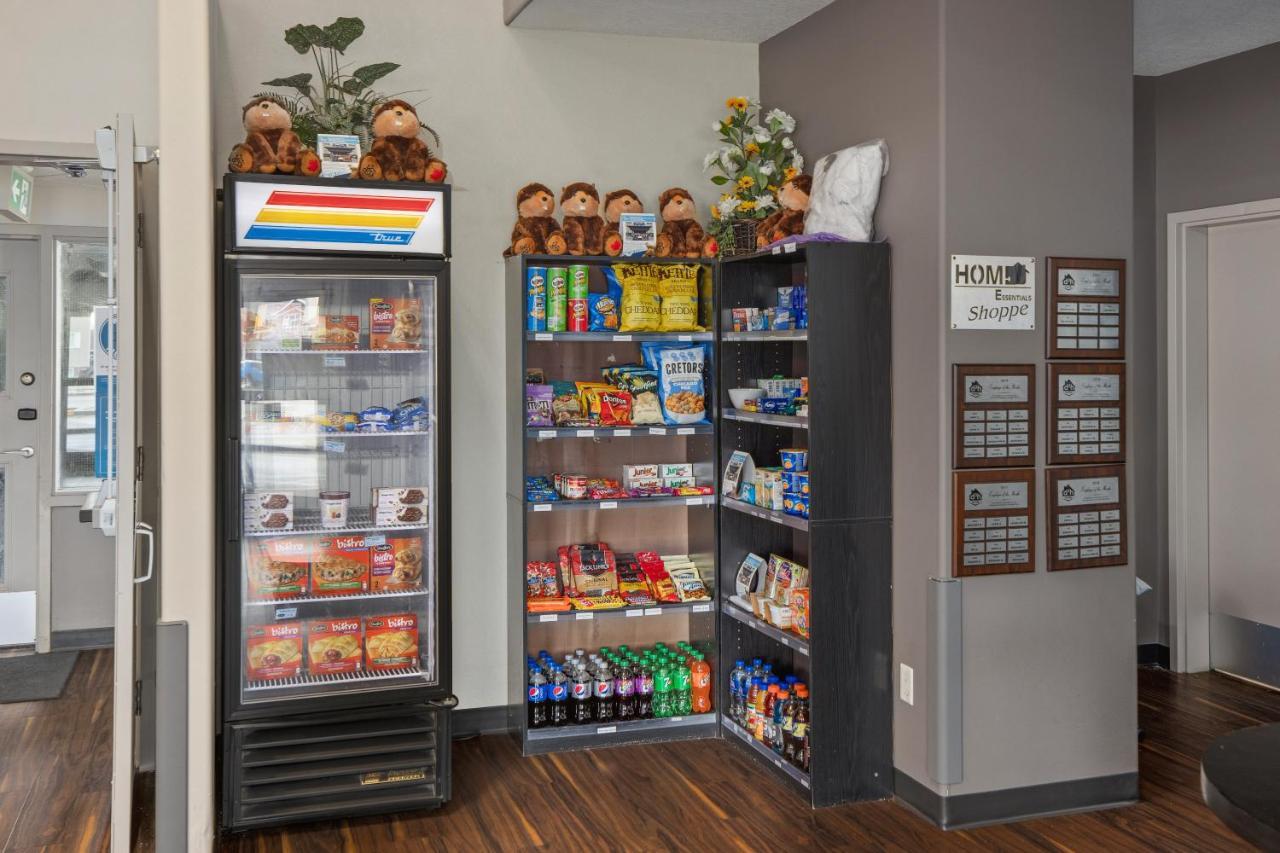 Home Inn & Suites Regina Airport Ngoại thất bức ảnh