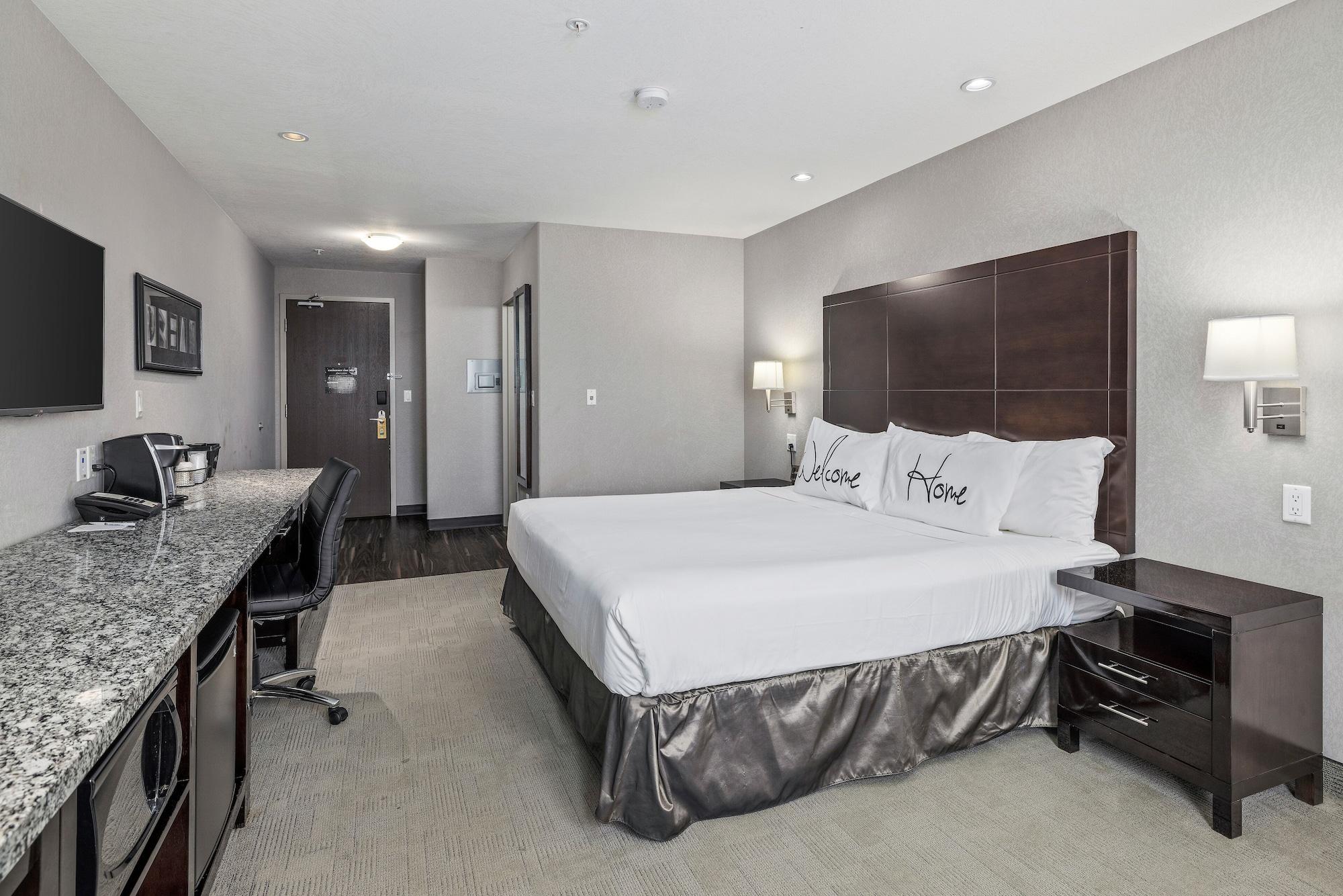Home Inn & Suites Regina Airport Ngoại thất bức ảnh
