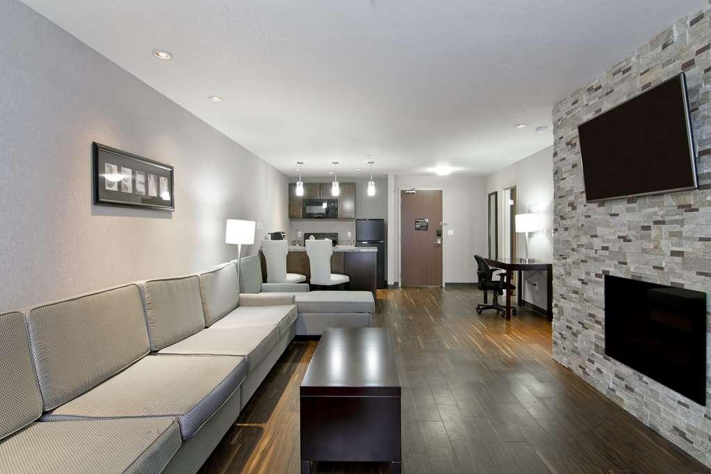 Home Inn & Suites Regina Airport Phòng bức ảnh