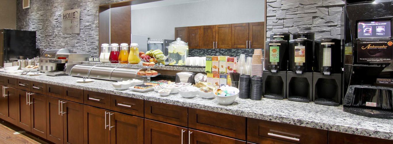 Home Inn & Suites Regina Airport Ngoại thất bức ảnh
