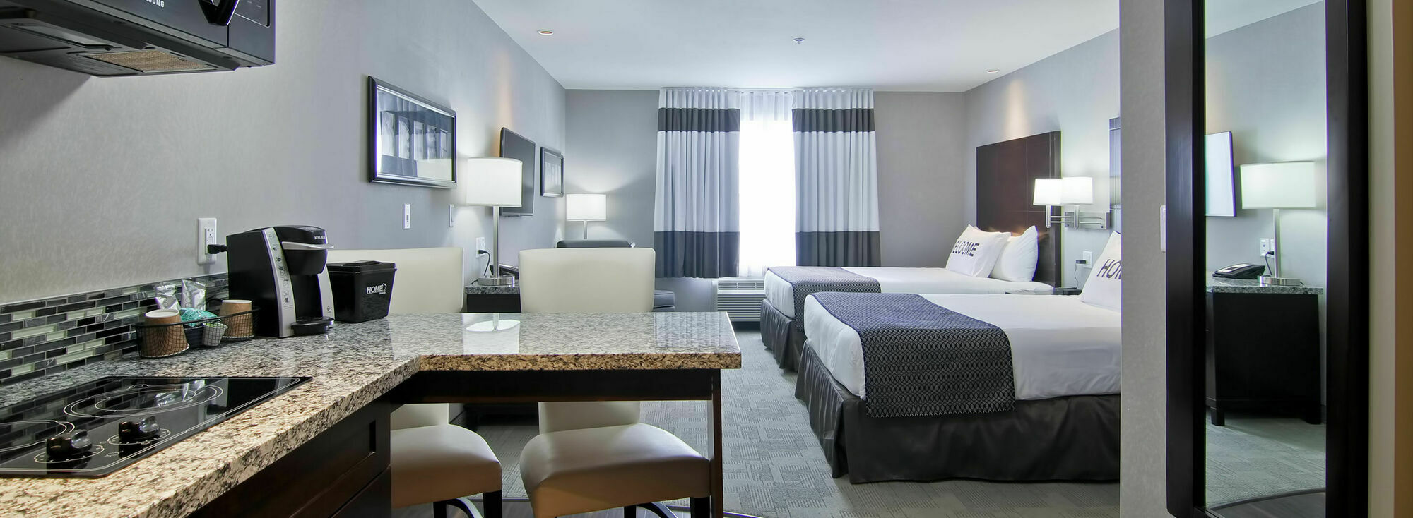 Home Inn & Suites Regina Airport Ngoại thất bức ảnh